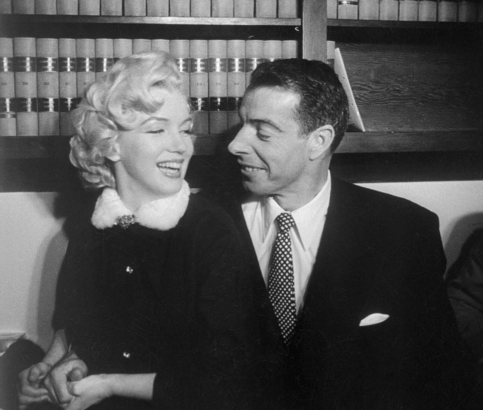 Marilyn Monroe And Joe DiMaggio