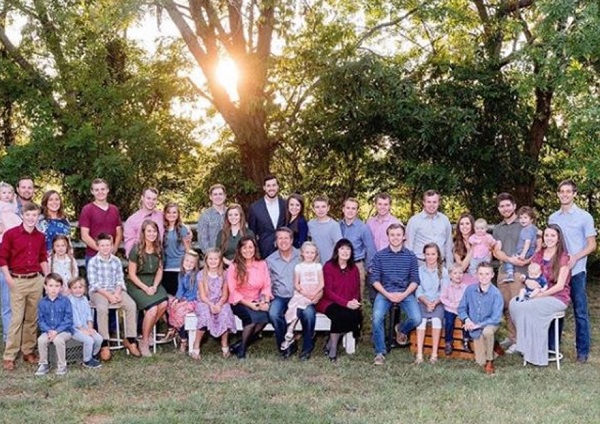 KIDS AND KIDS - GRANDCHILDREN OF JIM BOB AND MICHELLE DUGGAR