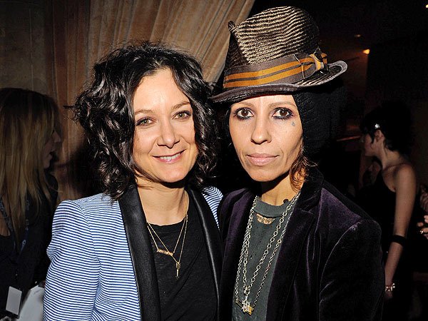 Sara Gilbert Linda Perry