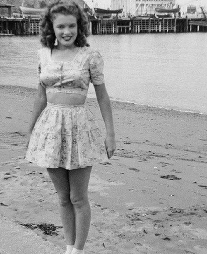 An Early Photo Of A 17 Year Old Norma Jean Aka Marilyn Monroe As She Came To Be Known In 1943.