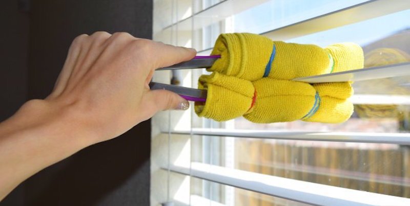 Use Tongs To Clean Blinds