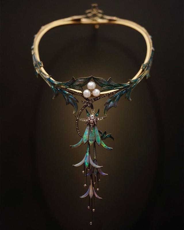 A 1905 Fuchsias Necklace Made By Georges Fouquet