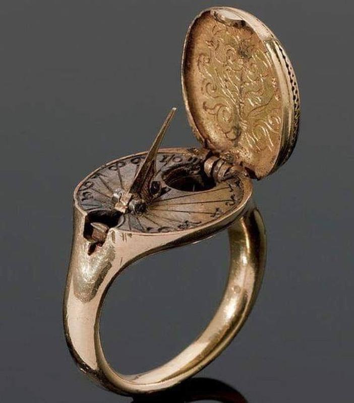 Rare 16th Century Golden Compass And Sundial Ring