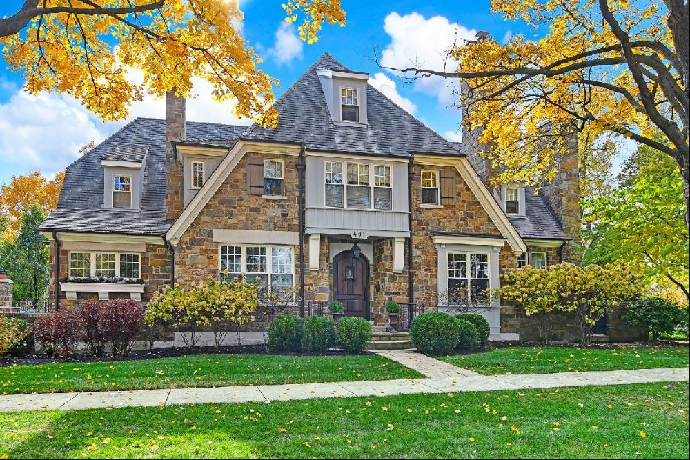 34. Hinsdale, Illinois Average Household Income Of $281,855