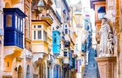 Valletta's Picturesque Alleyways