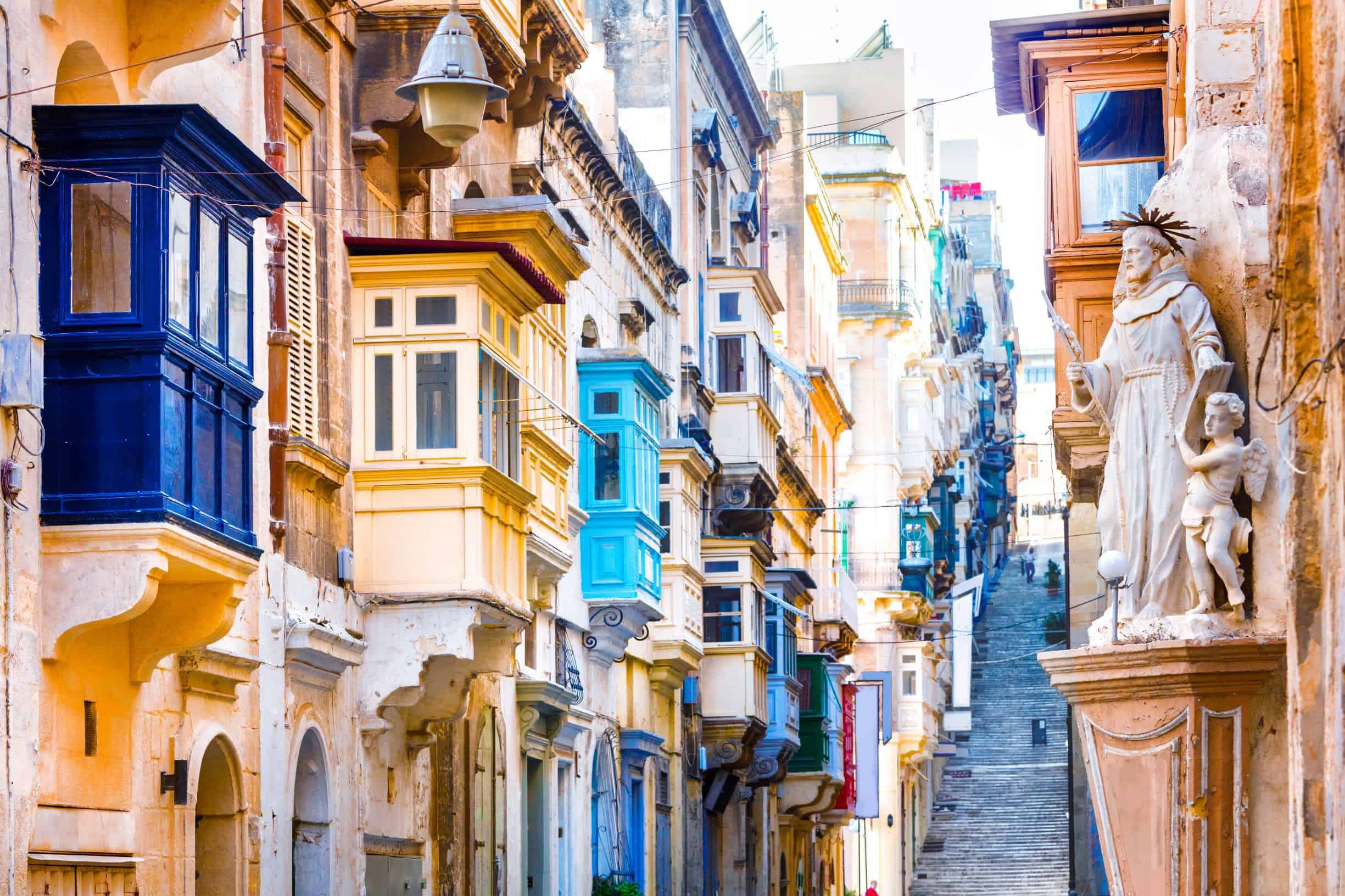 Valletta's Picturesque Alleyways