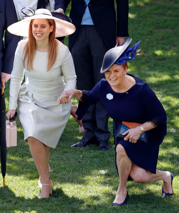 Curtsy Lessons (Max Mumby:Indigo:Getty Images)